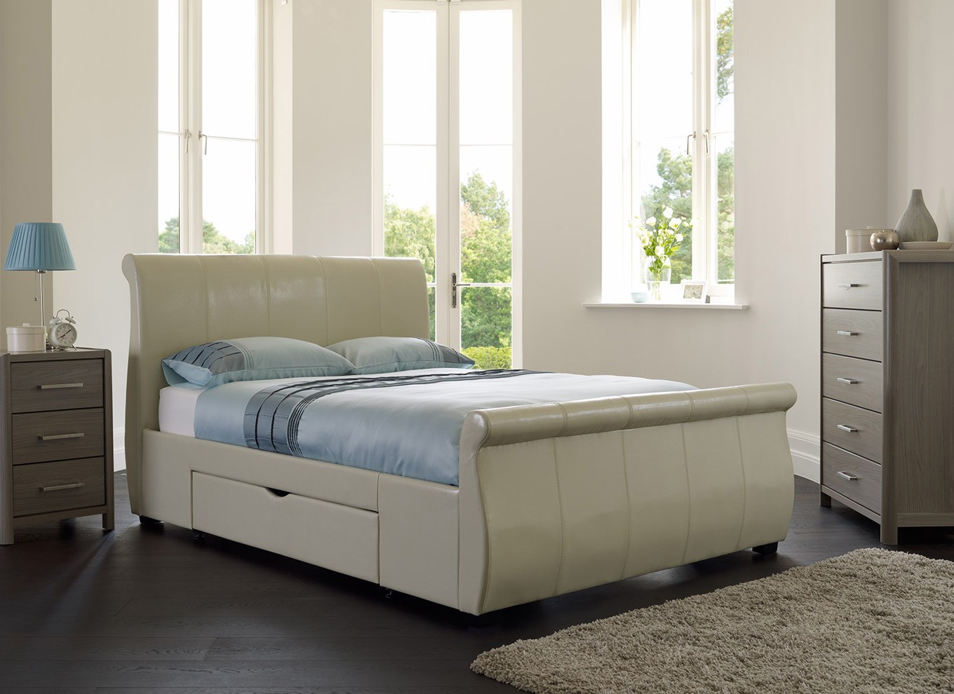 Manhattan Bedstead - Ivory