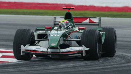 1:43 Scale Jaguar Racing R5 - Mark Webber -