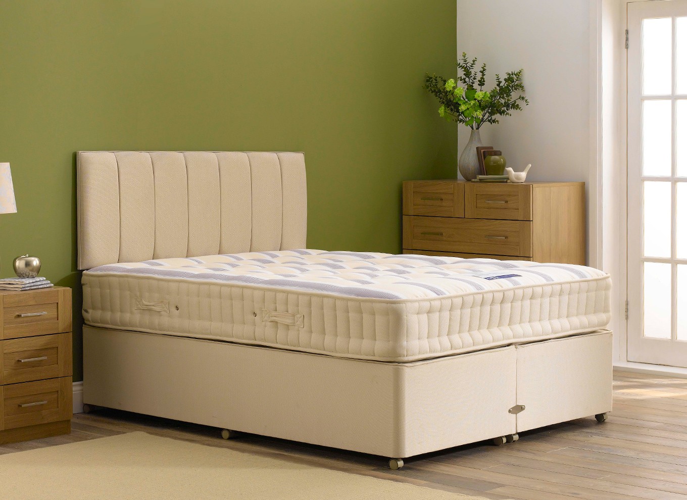 4`6 Double Insignia Belgravia Pocket Spring Divan Bed - Firm