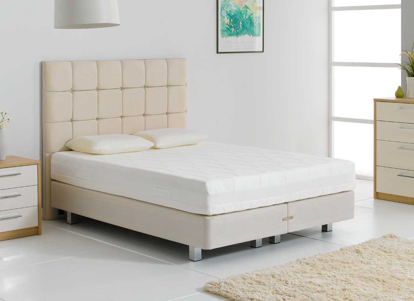 4`6 Double Octaspring Mistral Memory Foam Divan Bed on Legs