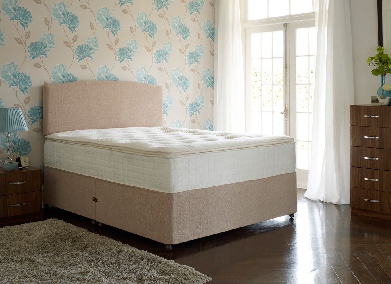 4`6 Double Resplendent Pocket Spring Divan Bed - Medium Firm