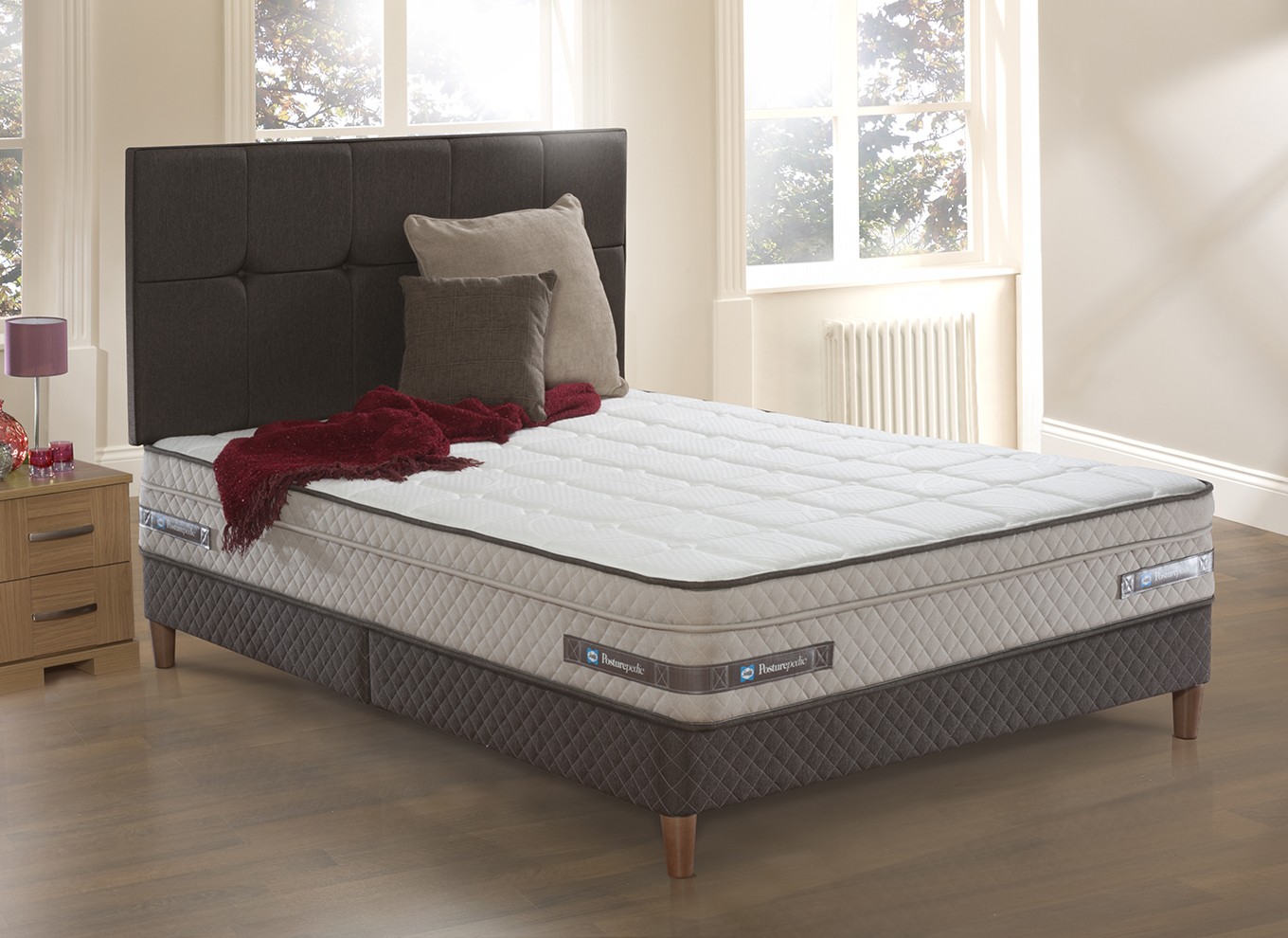 4`6 Double Sealy Pattison Posturetech Spring Divan Bed with