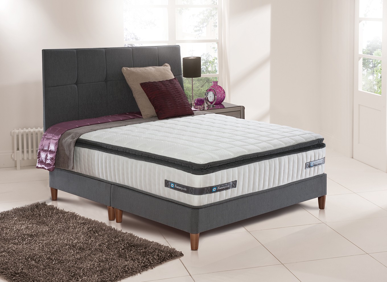 4`6 Double Sealy Rushton Pocket Spring Divan Bed with Legs