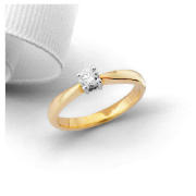 9ct Gold 1/4ct diamond solitaire ring, T