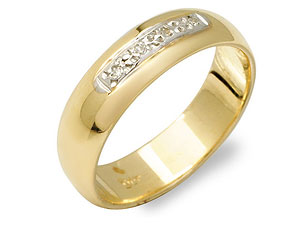 9ct gold and Pave-Set Diamond Wedding Ring