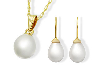 9ct Gold Freshwater Pearl Pendant and Earring