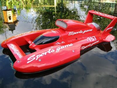 Red Speed Storm Plastic Electric RADIO CONTROLLED BOAT
