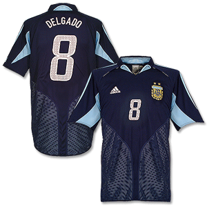 Adidas 04-05 Argentina Away shirt   No.8 Delgado