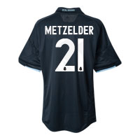 Real Madrid Away Shirt 2009/10 with Metzelder 21