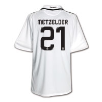Real Madrid Home Shirt 2008/09 with Metzelder 21.