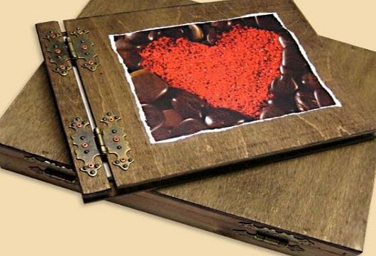 Aldecor Red Heart motive on a wooden Photo Album in a wooden case