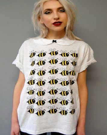 Alice Takes A Trip Buzz Off Bee Collar T-Shirt - Size: M `SP T1