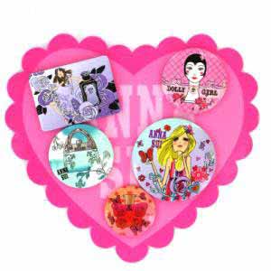 Anna Sui Collectors Badge Gift Set