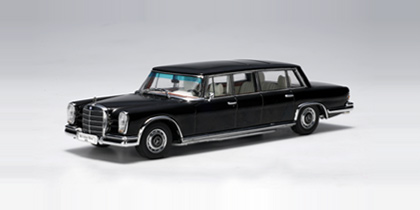 AUTOart Mercedes-Benz 600 LWB in Black