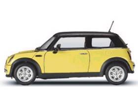 AutoArt Mini Cooper (1:18 scale in Yellow)