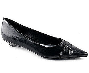 Trendy Low Court Shoe With Chop Out Detail