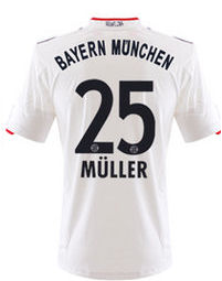 Bayern Munich Adidas 2010-11 Bayern Munich Away Shirt (Muller 25)