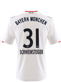Adidas 2010-11 Bayern Munich Away Shirt (Schweinsteiger