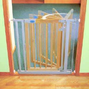 - Auto-Close Wooden Stair Gate Safety