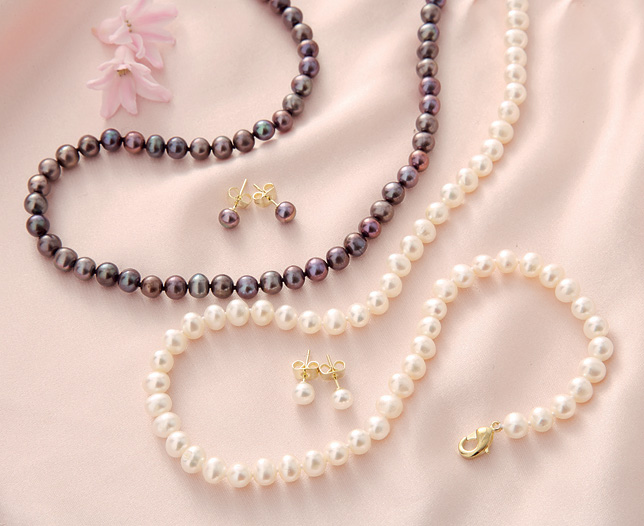 Black and White Freshwater Pearl Necklaces