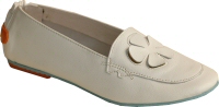 Bocage white leather pump