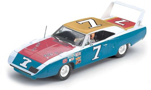 25719 Plymouth Roadrunner Superbird No.7 1:32nd Scale