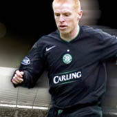 Celtic Third Shirt 2005/07 - Long Sleeve with Maloney 29 printing.