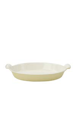 Chasseur Oval gratin dish  25.5 x 15.5 x 4cm   The fabulous Chasseur range of cast iron cookware was
