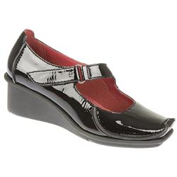 Female Finnis Blaze Leather Upper Leather/Textile Lining Casual Shoes in Black Patent