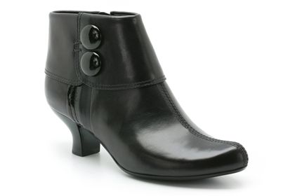 Clarks Knock About Black Leather