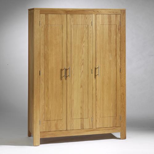 Contemporary Oak Wardrobe - Triple 303.311