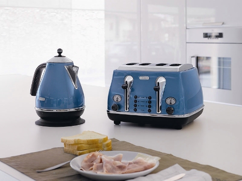 DeLonghi Icona Kettle and Toaster Blue