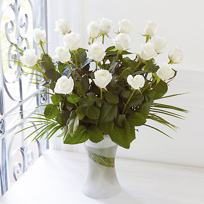 deluxe 18 White Rose Vase