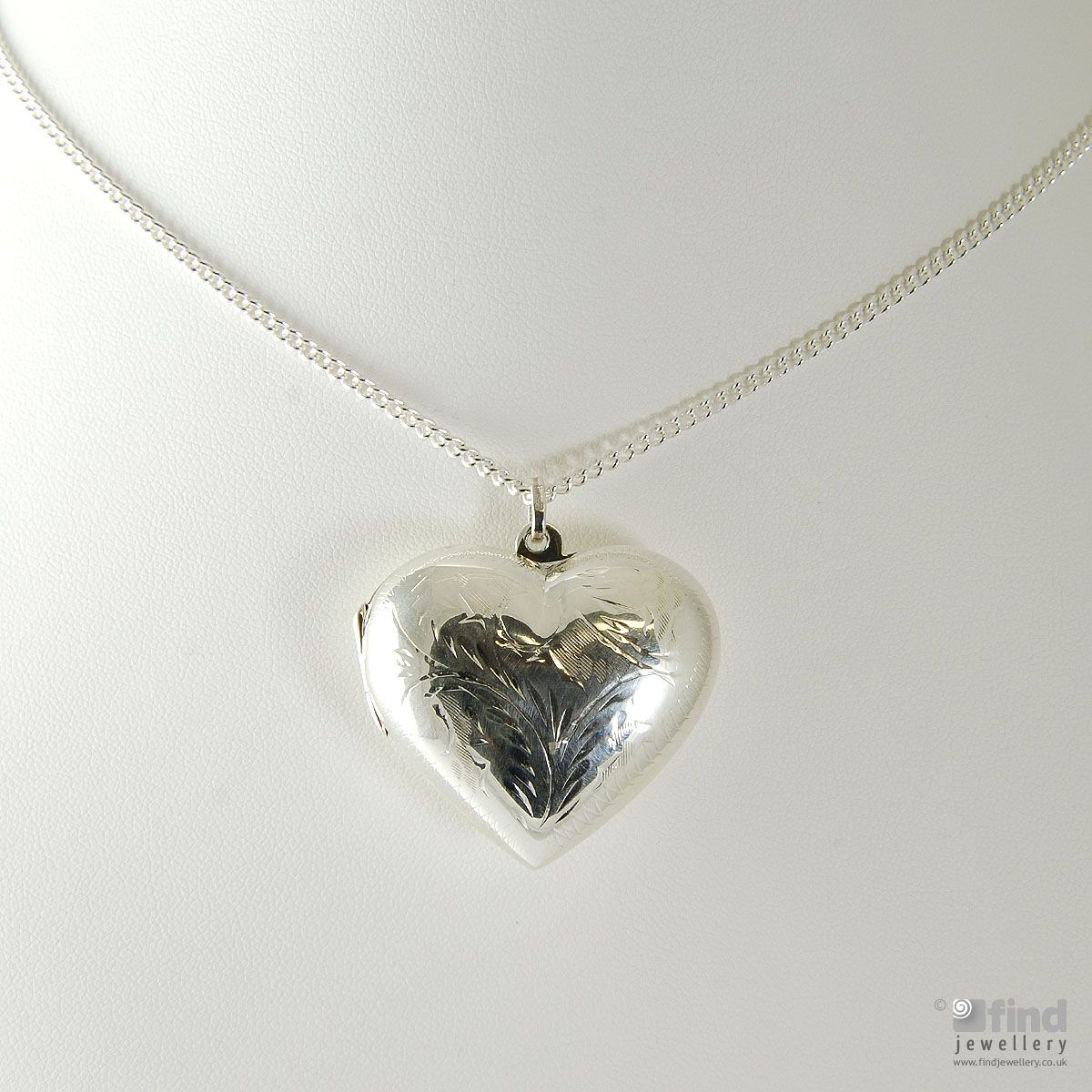Dew Silver Ladies Large Engraved Sterling Silver Heart Locket
