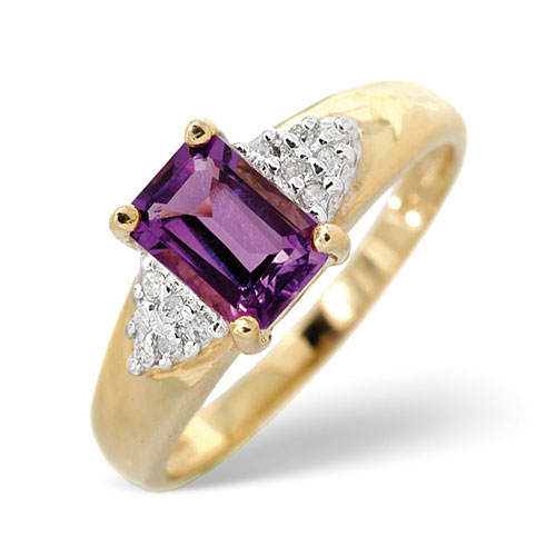 0.95 Ct Amethyst and 0.06 Ct Diamond Ring in 9 Carat Yellow Gold