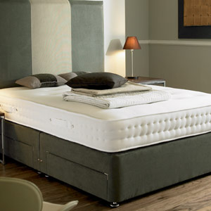 Dorlux Mayfair 4FT 6` Divan Bed