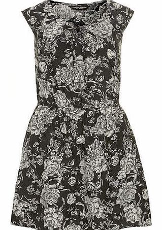 Dorothy Perkins Womens Black and Ivory Floral Tunic- Black