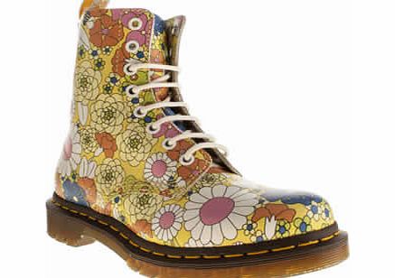 dr martens Yellow Pascal 8 Eye Vintage Daisy Boots