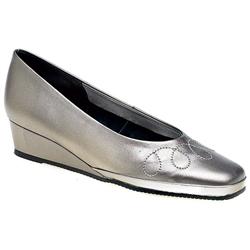 Elmdale Female Toledo Leather Upper Casual in Antique Pewter, Ivory, Navy