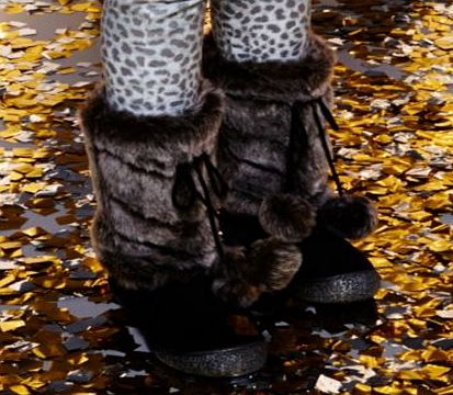 Emma Bunton Girls Black Fur Boot - Size 12