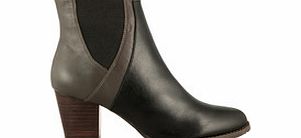 Esska Zyme black and taupe leather boots