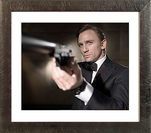 Daniel Craig and#39;Casino Royaleand39; unsigned 11x14 photo