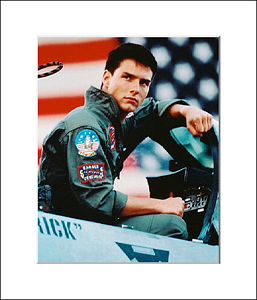 FamousRetail Tom Cruise and#39;Top Gunand39; unsigned 8x10 photo