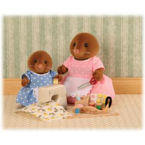 Sylvanian Families Sewing With Mother