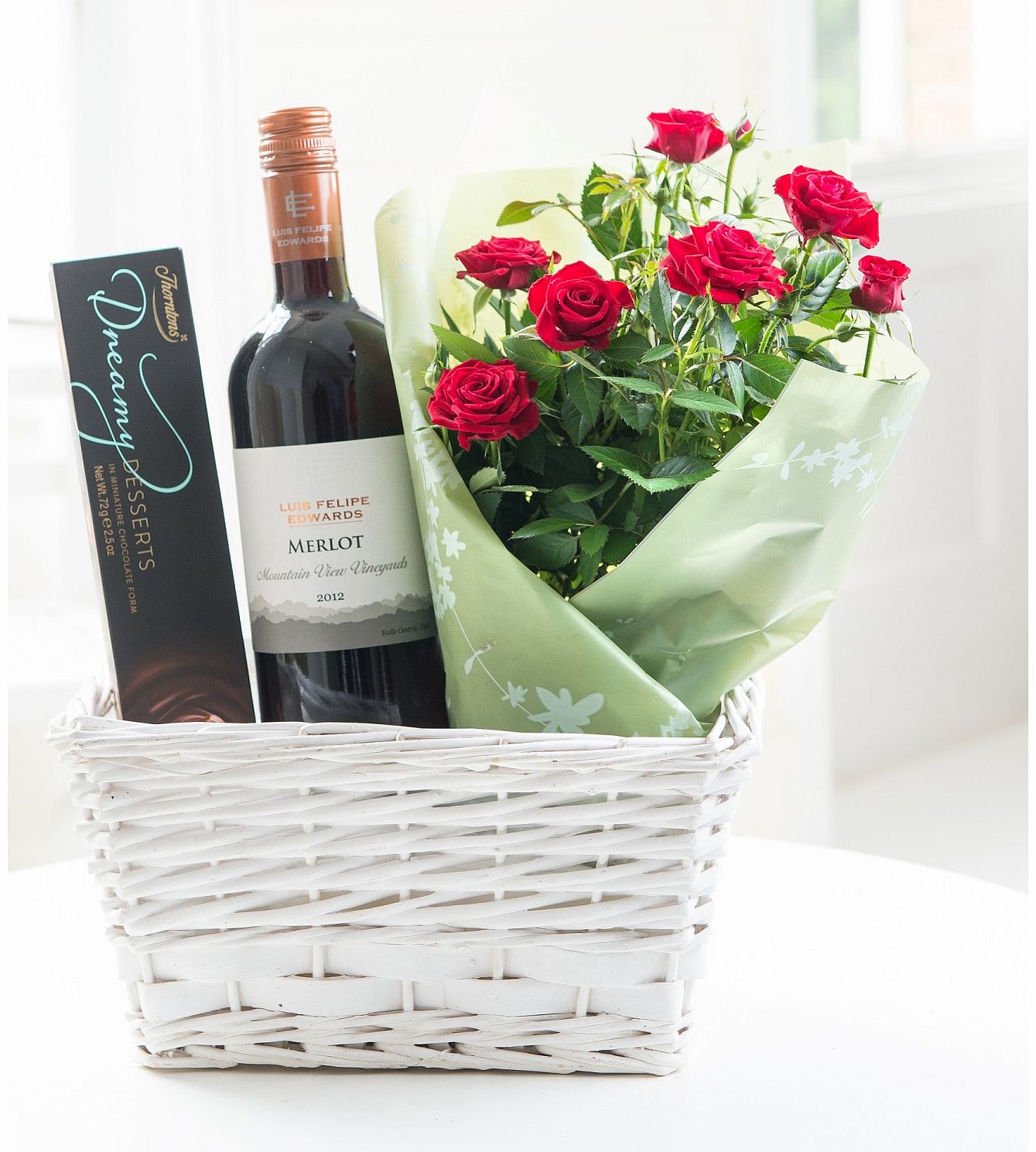 Flying Flowers Red Wine Gift Set