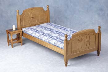 Furniture123 Victoria Bed