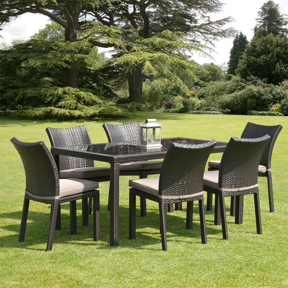 Gardens and Homes Direct Nevada 1.5m 6 Seat Brown Rattan Garden Dining Set
