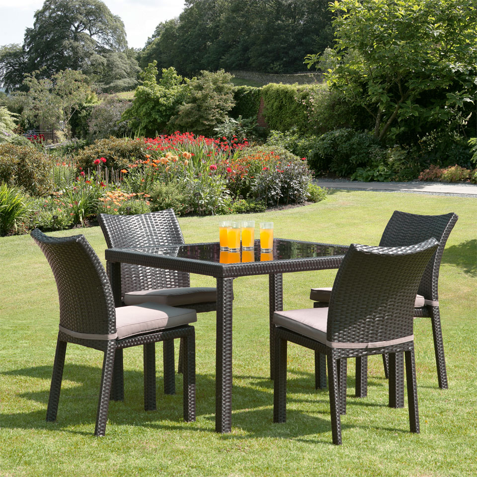 Gardens and Homes Direct Nevada 1m 4 Seat Brown Rattan Garden Dining Set
