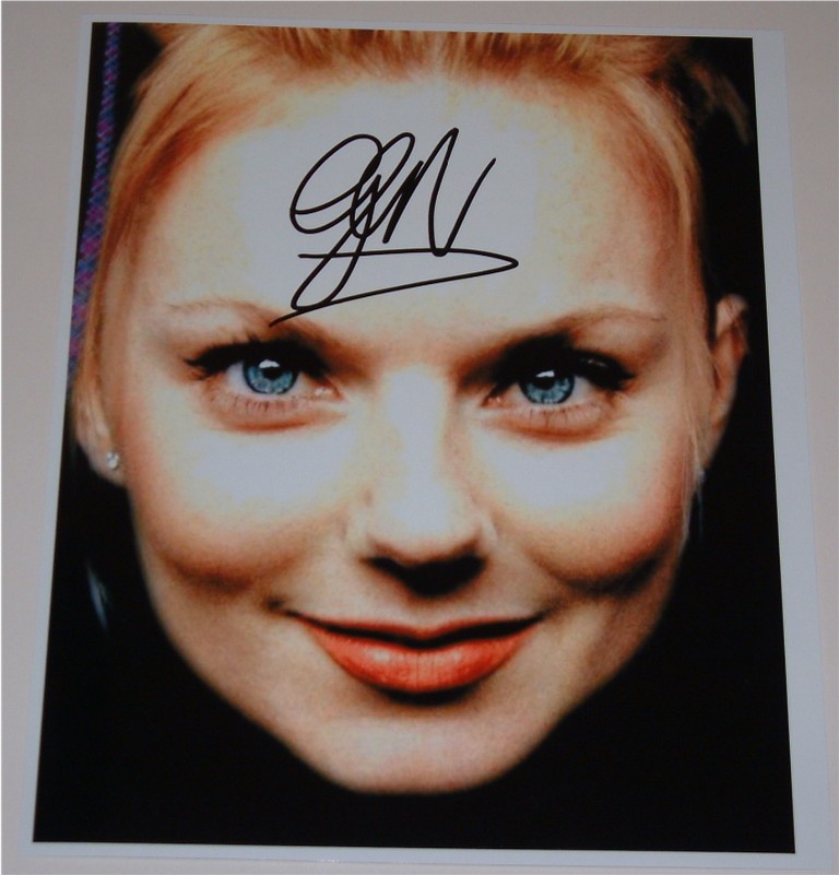 HAND SIGNED 10 x 8 INCH PHOTO
