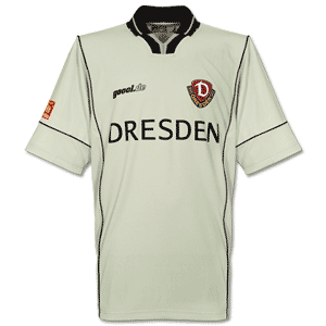 Gool.de 03-04 Dynamo Dresden Away shirt